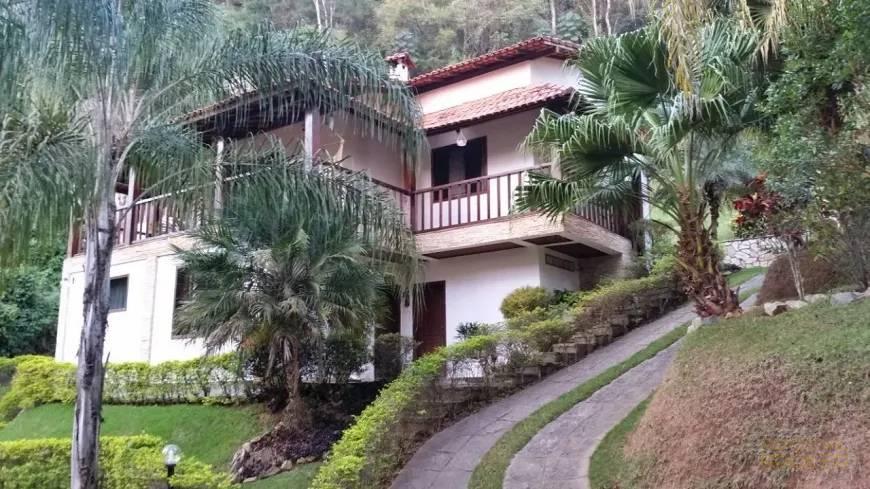 Casa de condomínio à venda em Rio Acima, Cachoeira Braúnas, com 5 quartos, 385m²